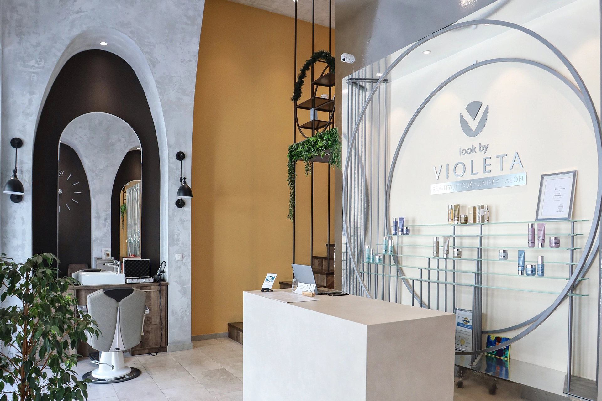 Советы от салона Beautylicious Look by Violeta о том, как подготовить волосы к трендам осеннего/зимнего сезона