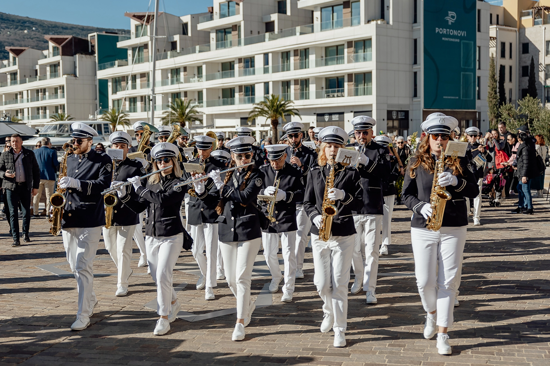 Культурные фестивали и мероприятия в Черногории: лучшие развлечения рядом с Portonovi